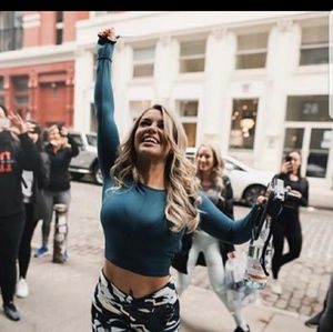ISO GYMSHARK NIKKI  BACK DROP CROP